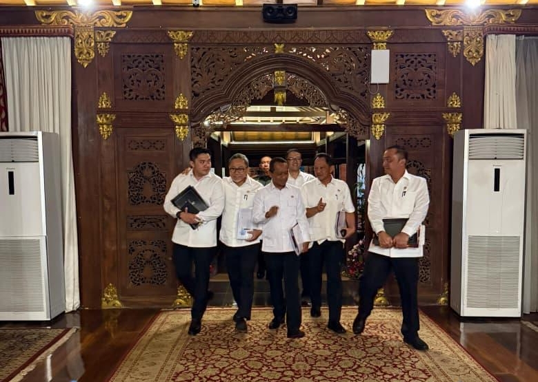 Presiden Prabowo Gelar Pertemuan Tertutup di Hambalang, Bahas Penertiban Hutan dan Tambang Ilegal