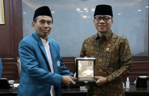 Mendes PDTT, Yandri Susanto Gaet LPQQ Indonesia untuk Berantas Buta Huruf Al-Qur’an di Desa