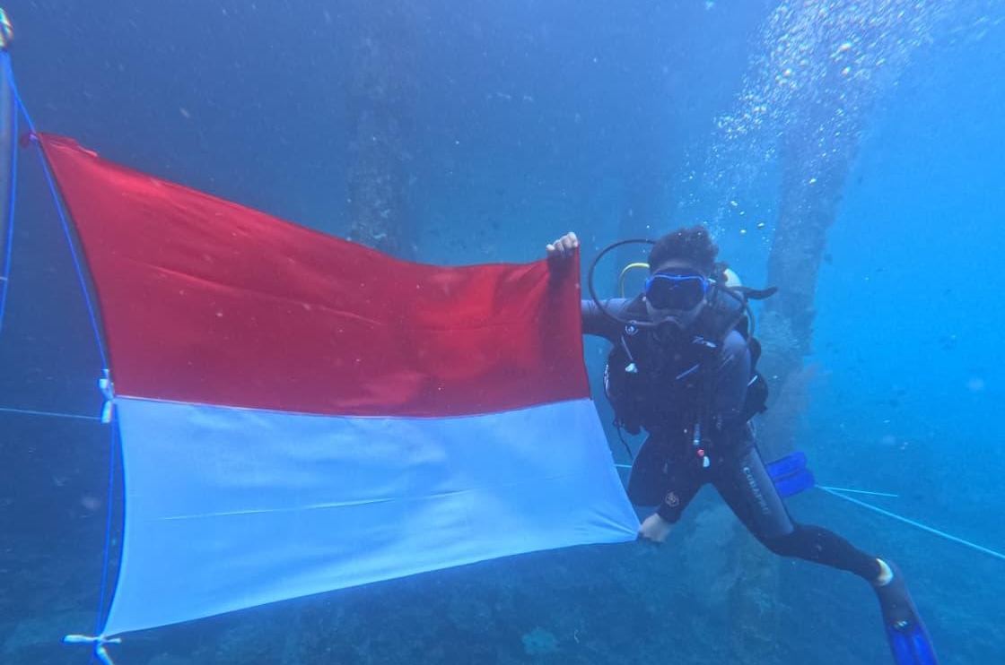 Pengibaran Merah Putih di Kedalaman Laut Wakatobi, PN Wangi-Wangi Rayakan HUT ke-80 MA