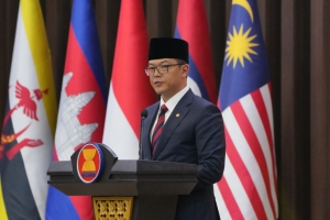 Menlu Sugiono