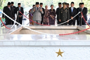 Wamenpora Taufik Hidayat Hadiri Upacara Hari Kesaktian Pancasila 2025 di Monumen Lubang Buaya