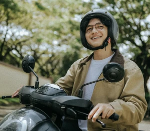 Fani Rahmansyah - Izinkan Aku Bertemu Bapakmu - Artist Image (2).jpg