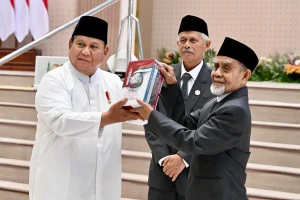 Presiden-Prabowo-Hadiri-Resepsi-Kesyukuran-100-Tahun-Pondok-Modern-Darussalam-Gontor